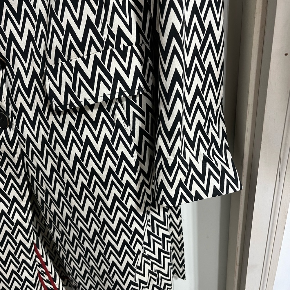 Statement Lightweight Coat - image 4